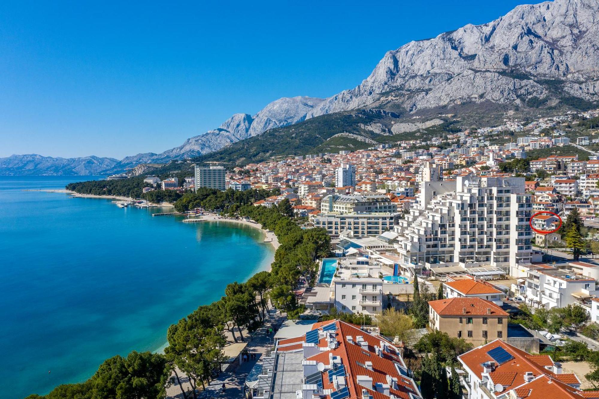 1 * Makarska