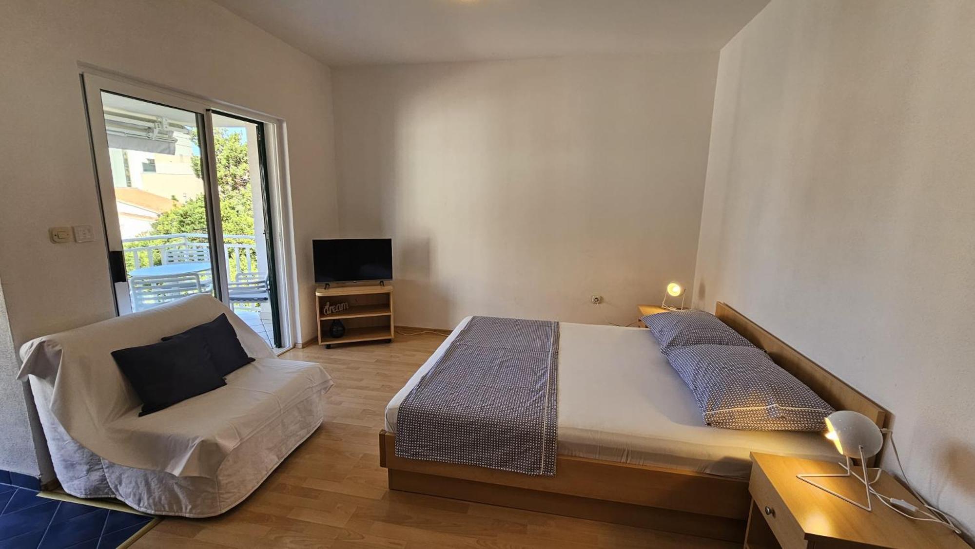 Apartman 1 *